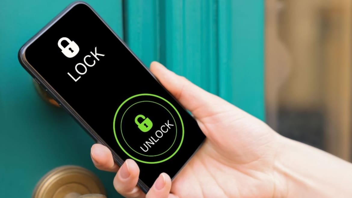 When Tech Fails: What to Do When Your Smart Lock or Key Fob Locks You Out